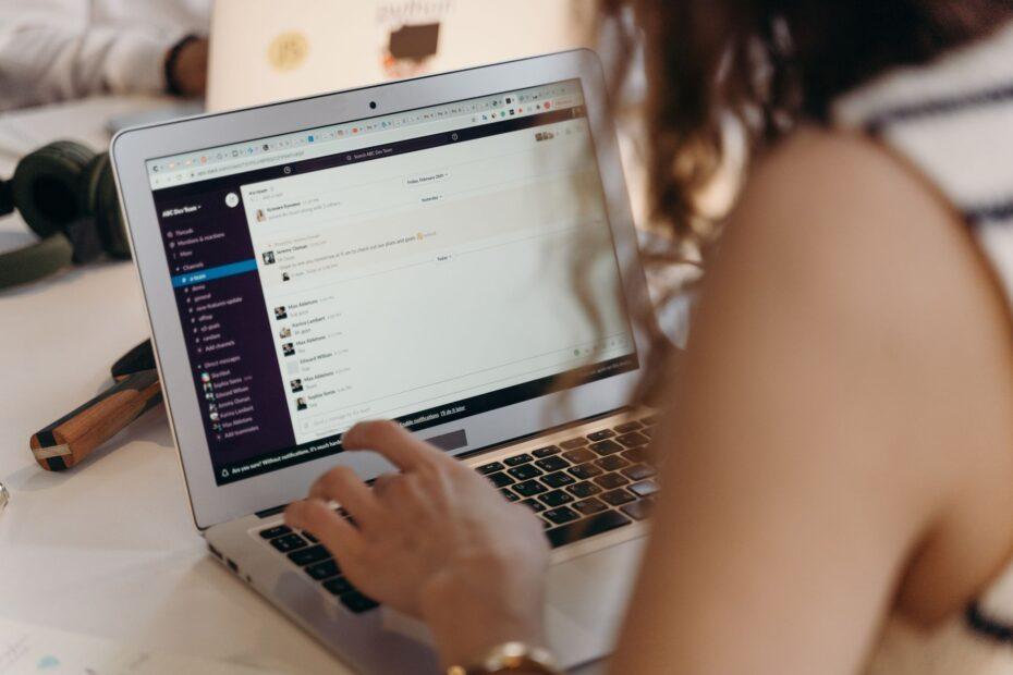 Illustration of How Browser Profiles Help Separate Work and Personal Browsing