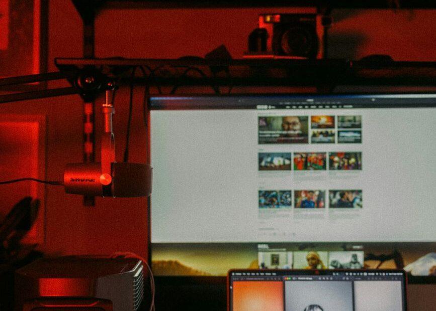 Illustration of How Screen Recording Software Became Essential for Remote Work