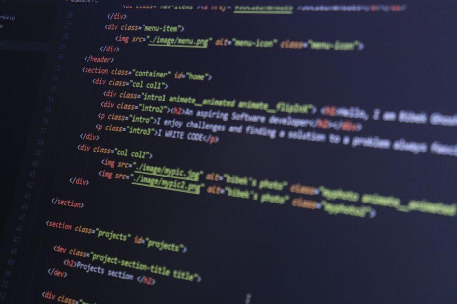 Illustration of The Difference Between Local Software and Web-Based Alternatives