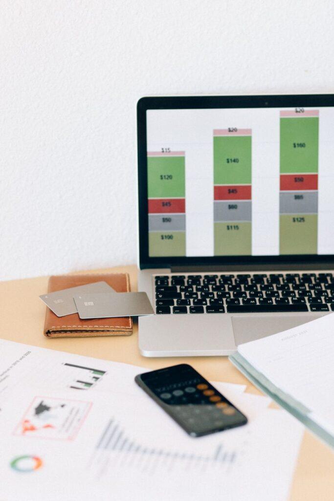 Illustration of The Everyday Habits Behind Managing Multiple Online Accounts Safely
