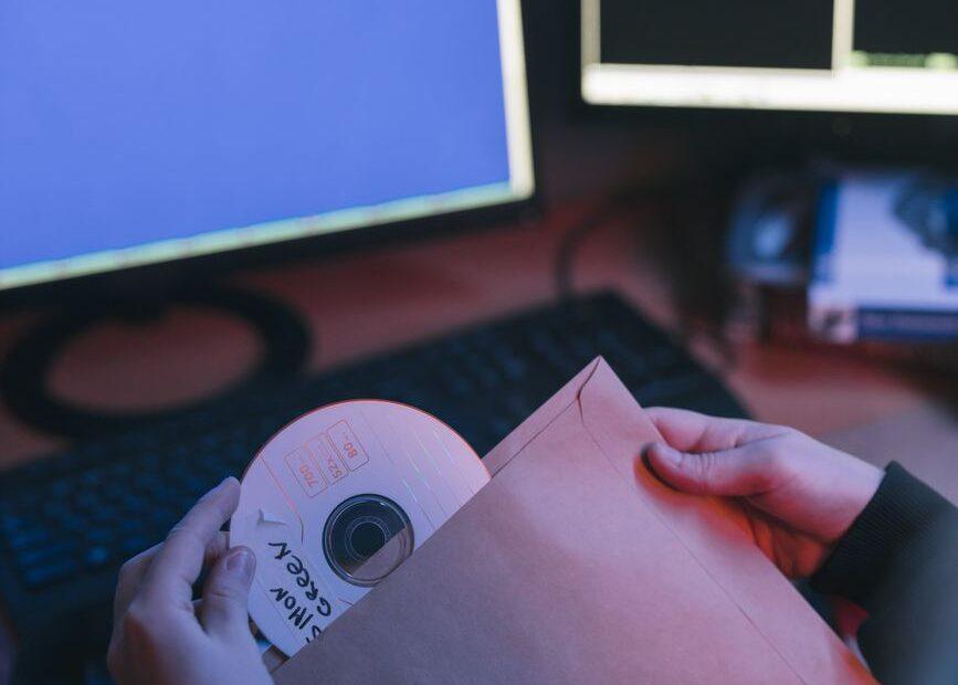 Illustration of The Everyday Software Habits That Protect Against Data Loss