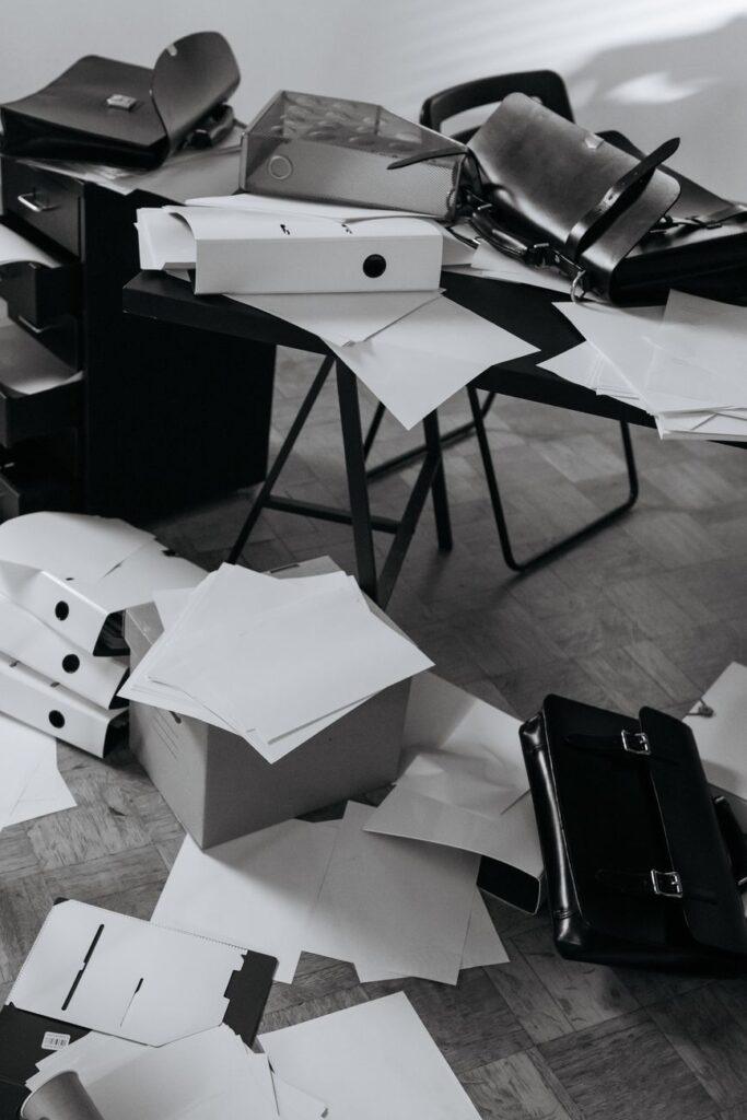 Illustration of The Everyday Tools Behind Managing a Cluttered Downloads Folder