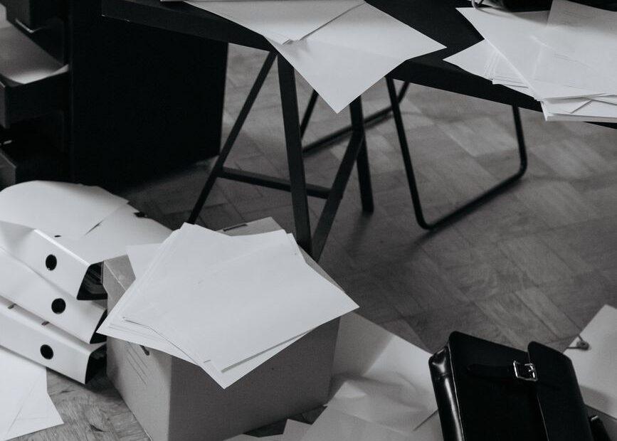 Illustration of The Everyday Tools Behind Managing a Cluttered Downloads Folder