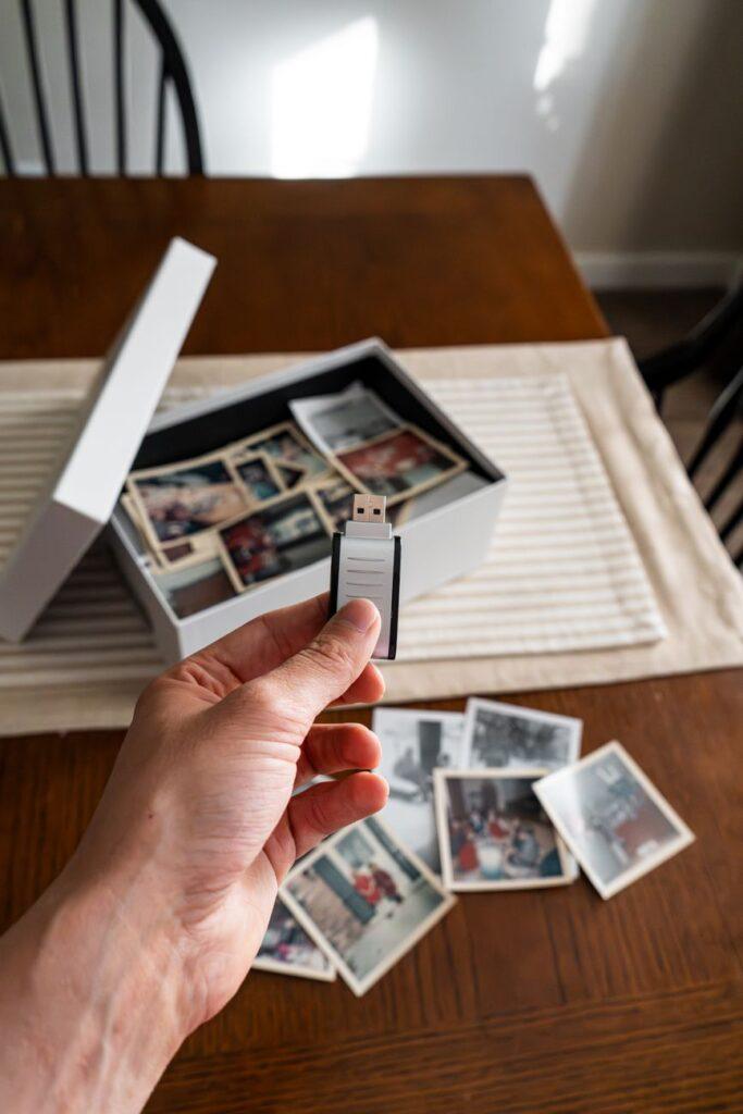 Illustration of The Everyday Tools Behind Organizing Thousands of Digital Photos
