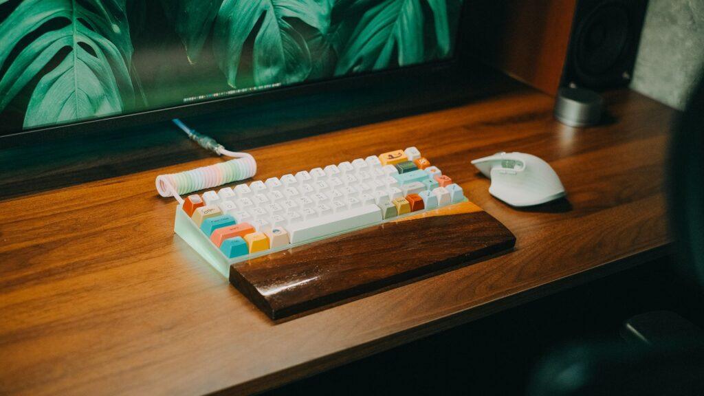 Illustration of Why Desktop Customization Tools Improve Daily Computer Comfort