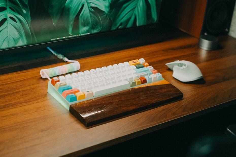 Illustration of Why Desktop Customization Tools Improve Daily Computer Comfort